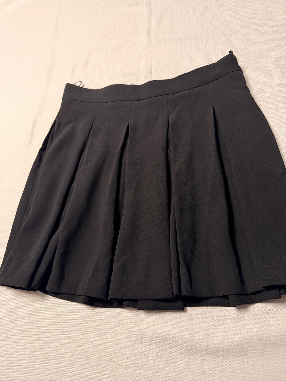 Babaton Black Pleated Mini Skirt - Picture 2 of 9